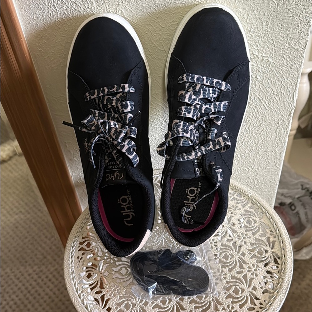 Ryka Viv Classic Women's Black Sneakers size 8.5 wide brand new